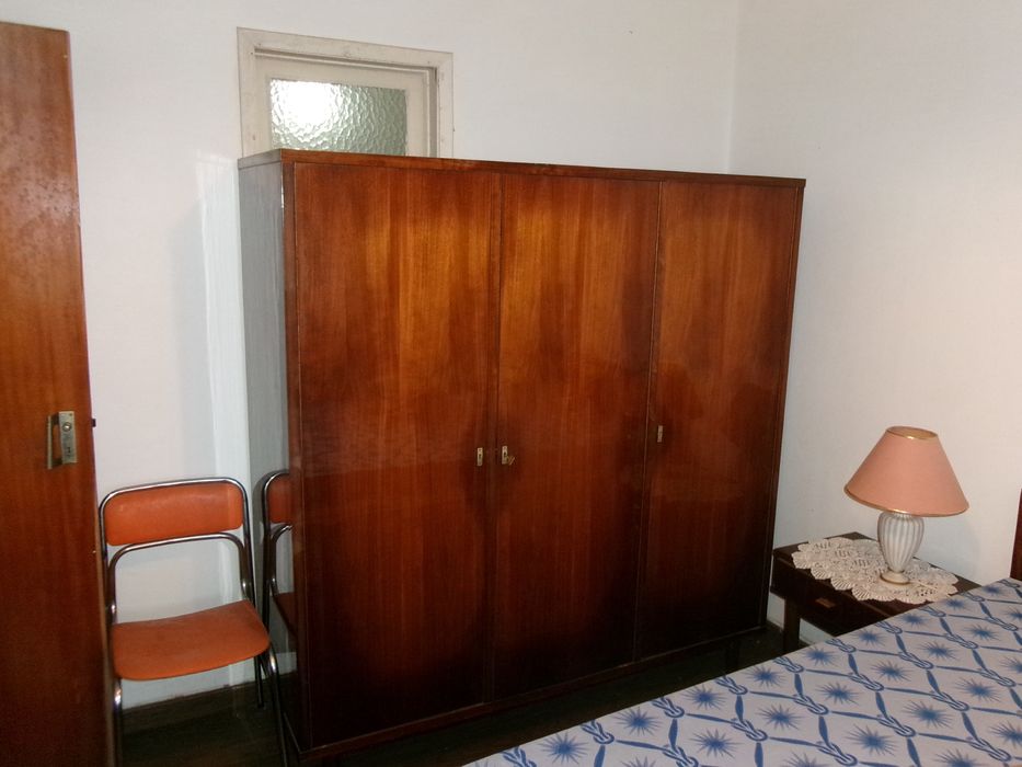 Roupeiro quarto em madeira