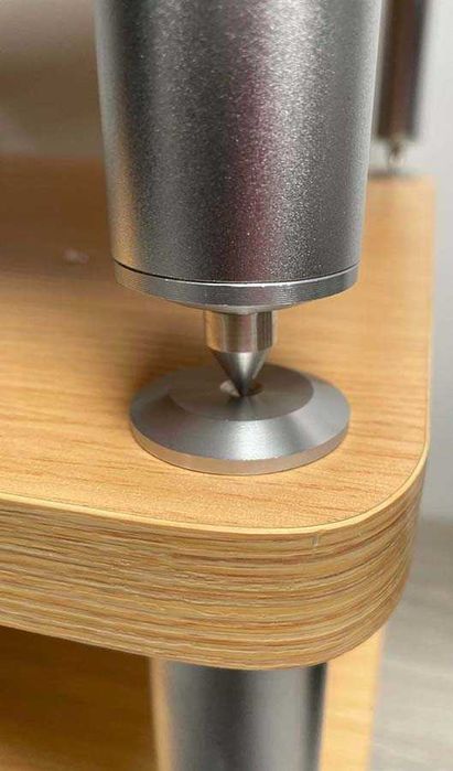 Móvel Hi-Fi 4 Prateleiras independentes sob Spikes e Discos De Conti