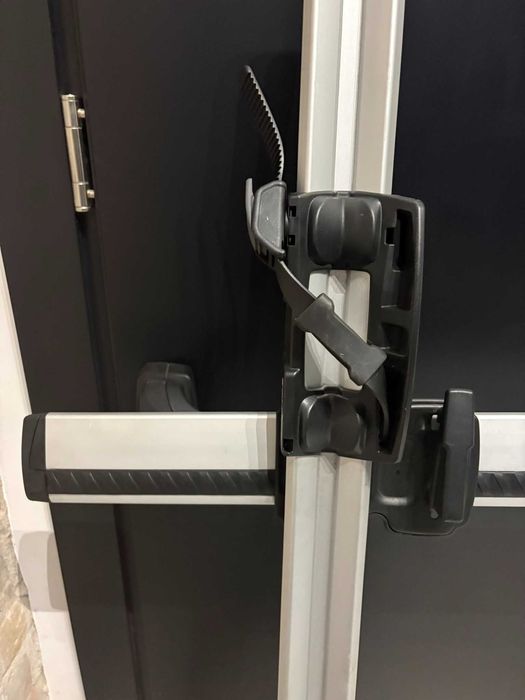 Bagaznik rowerowy dachowy Thule na 2 rowery- komplet