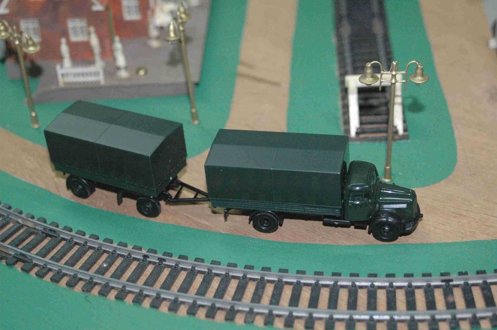 Militar - Camião com Atrelado (HERPA) HO