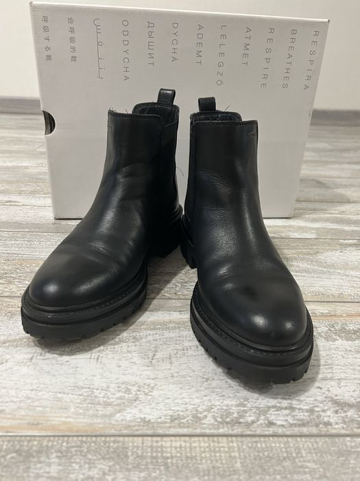 Кожаные женские ботинки Geox