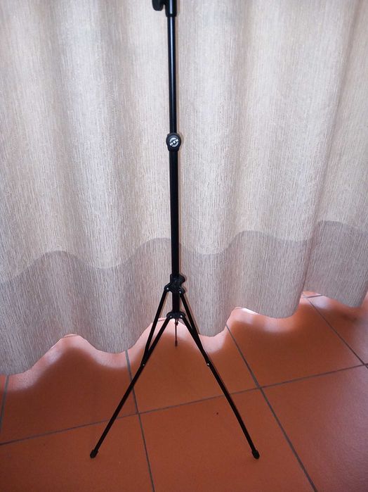 Estante para pautas (preta)