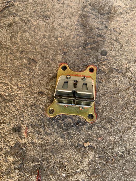 Деталі від мотоциклу