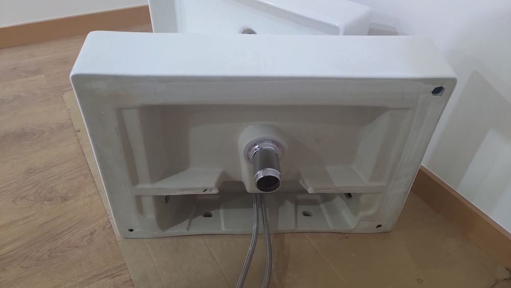 Lavatório + Torneira + Válvula "click" NOVO
TUDO NOVO A ESTREAR: 1