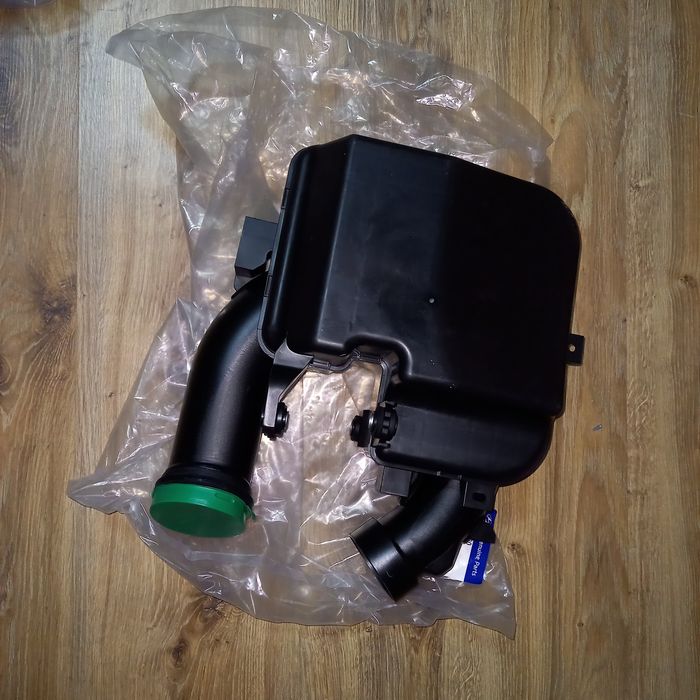 Hyundai Elantra Ad 16- резонатор корпус повітряного фільтра