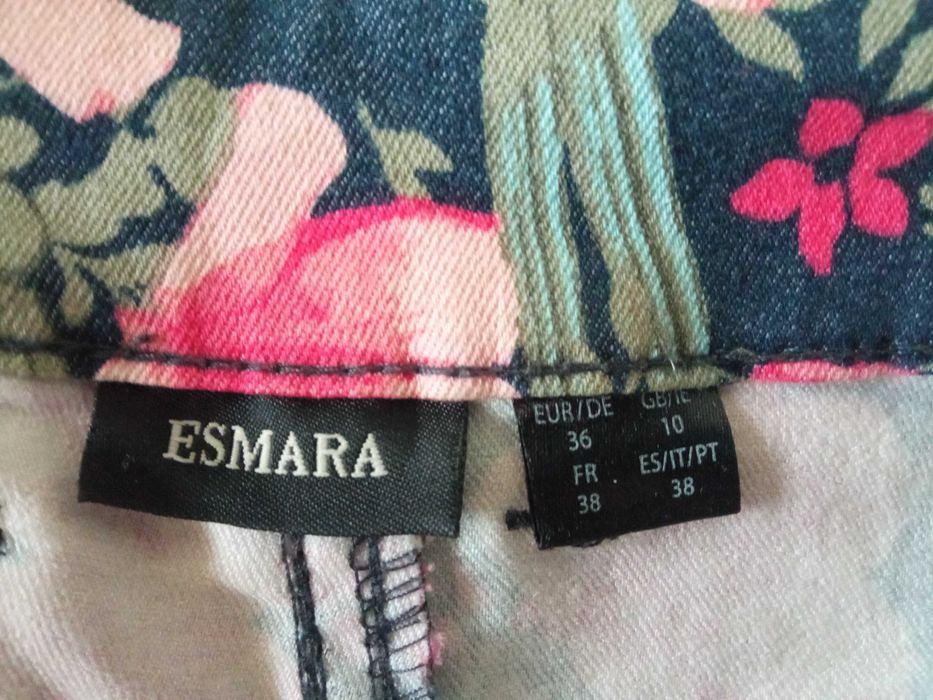Spodnie damskie jeansowe Esmara w kwiaty r. 36