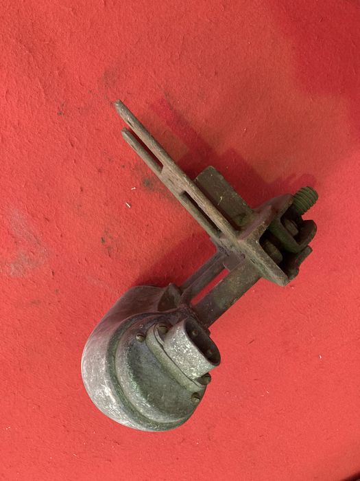 Antigo molde / ferramenta para vulcanizar pneus.