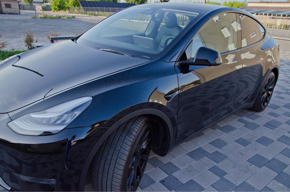 Продам Tesla Model Y