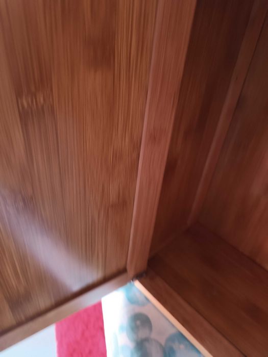 Móvel pequeno em madeira