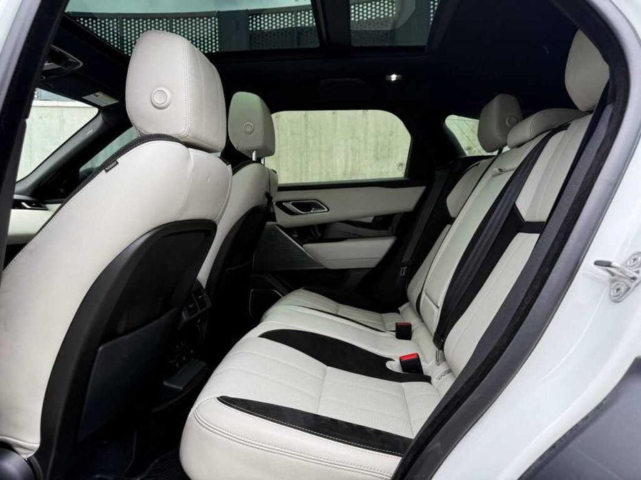 Wynajem samochodu Range Rover Velar w Warszawie