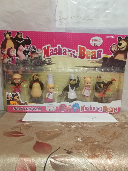 Masha i Niedźwiedź zestaw 6 figurek.
