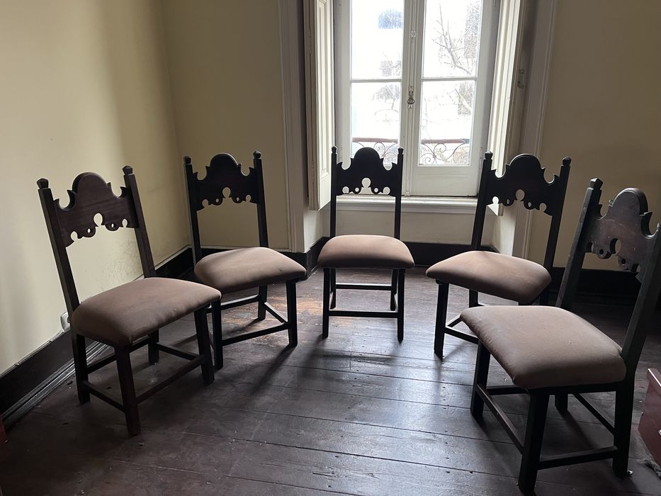 Conjunto de 5 cadeiras antigas de madeira maciça sala de jantar