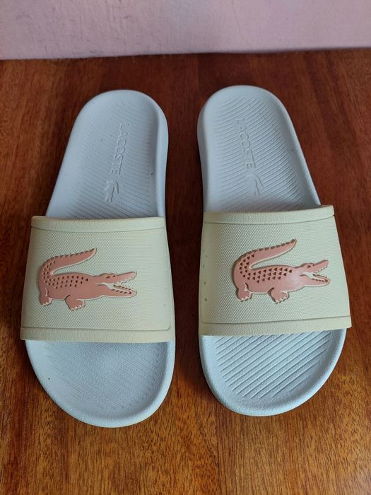 Тапки шлепанцы  фірми lacoste оригінал 

Стан хороший 

Розмір: