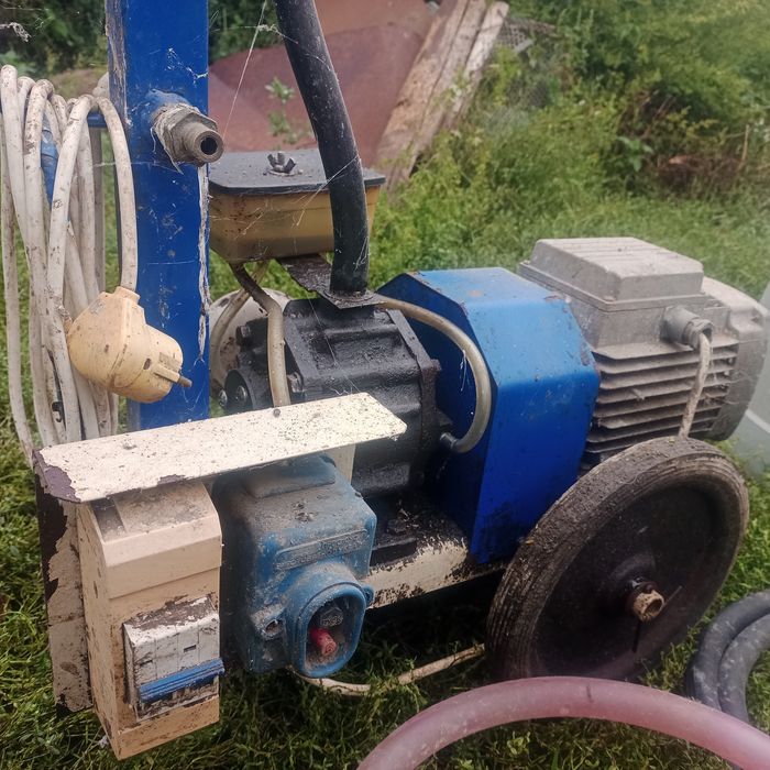 Доїльний апарат продам