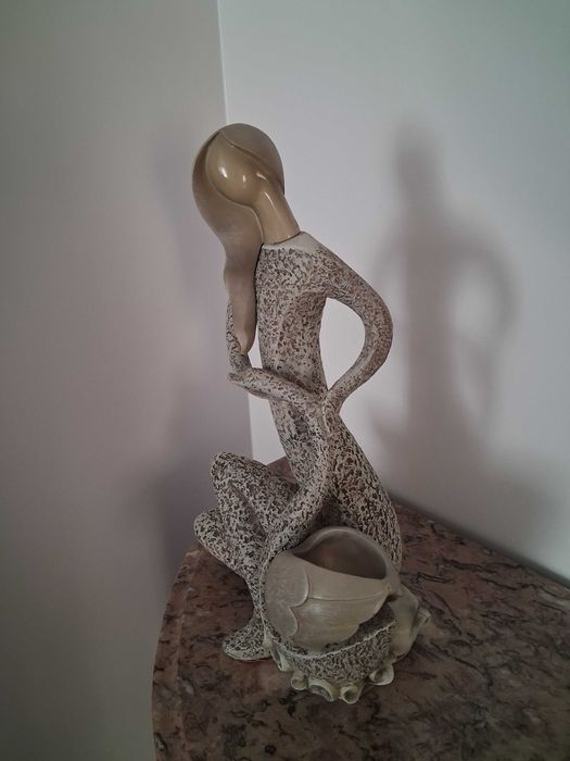 Cisne decorativo em marfinite