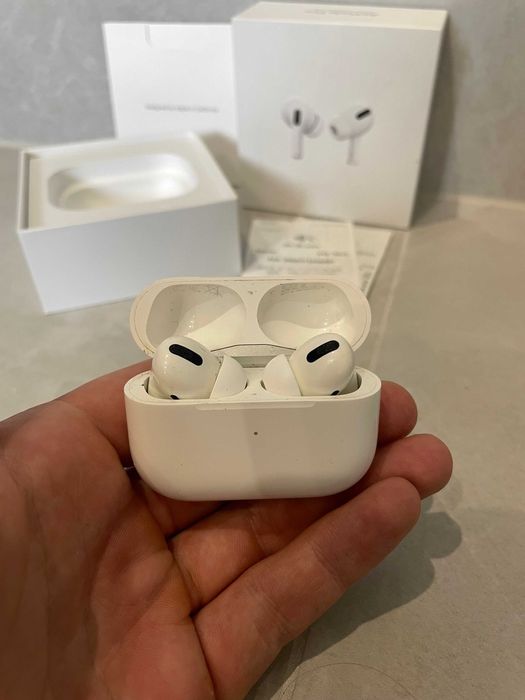 Apple AirPods Pro Gen 1 2019