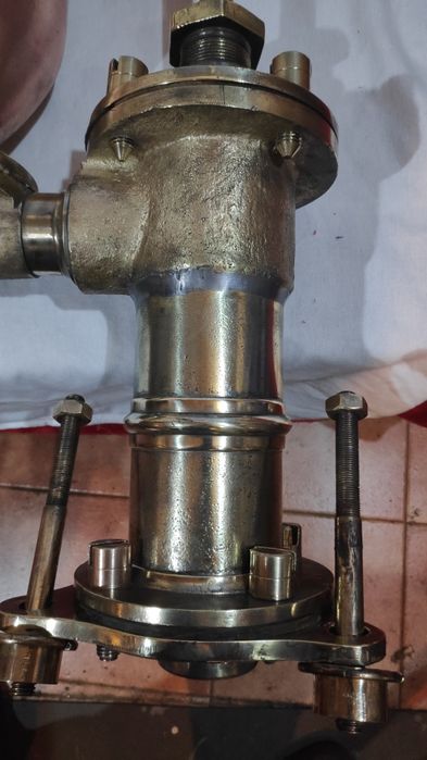 Bomba de água antiga