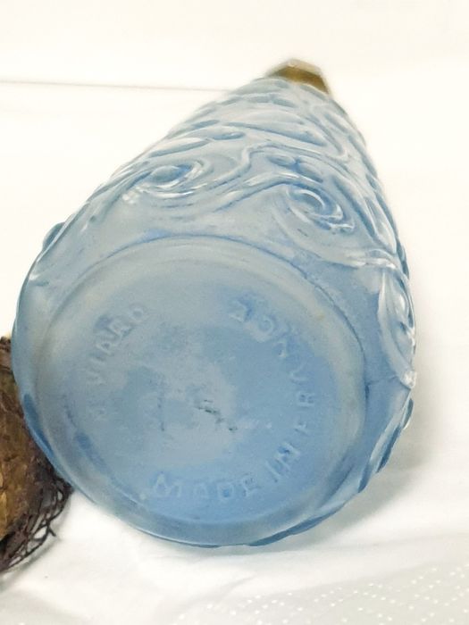 Maravilhoso antigo frasco de perfume francês  Julien Viard