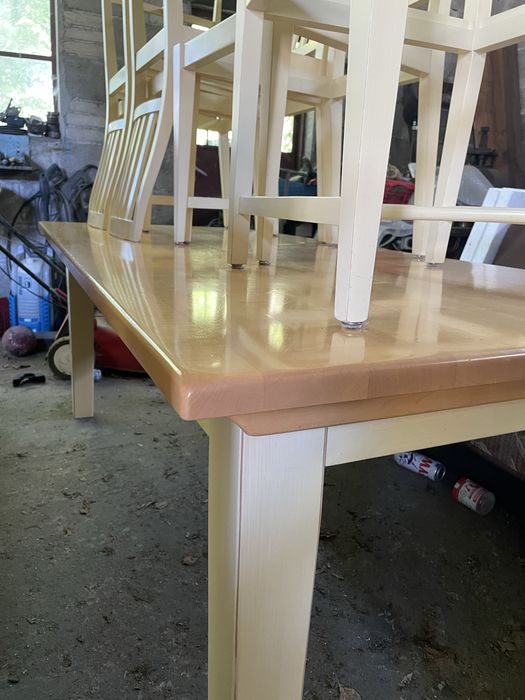 Stół+8 krzeseł (lite drewno)