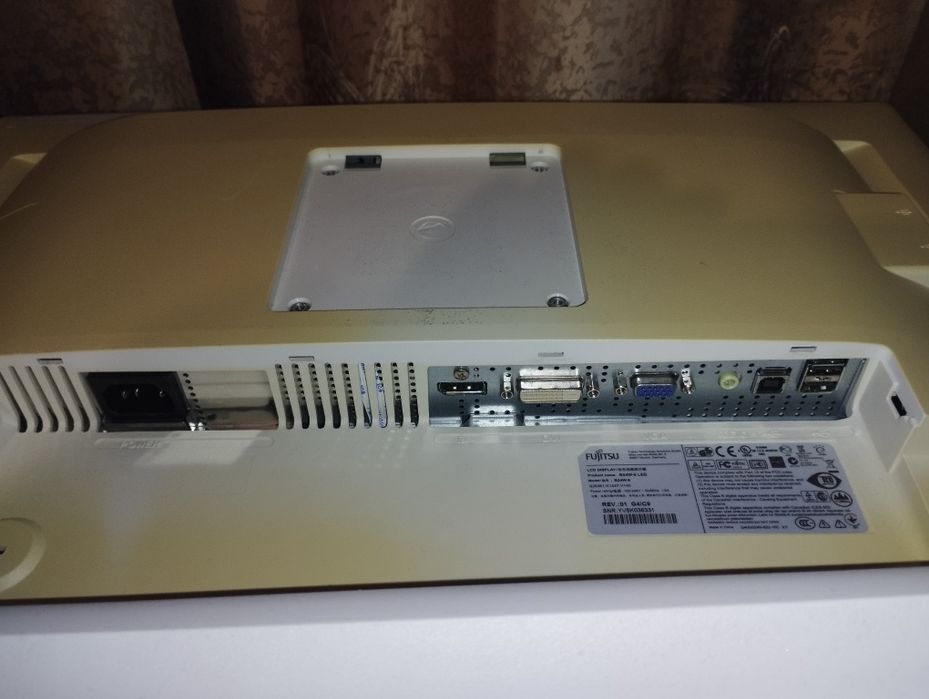 Монітори Fujitsu 24" - 1920*1200