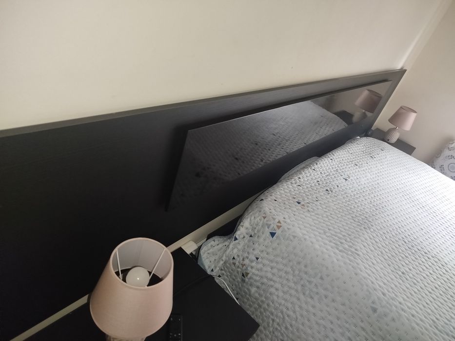 Quarto de casal com colchao e estrado
