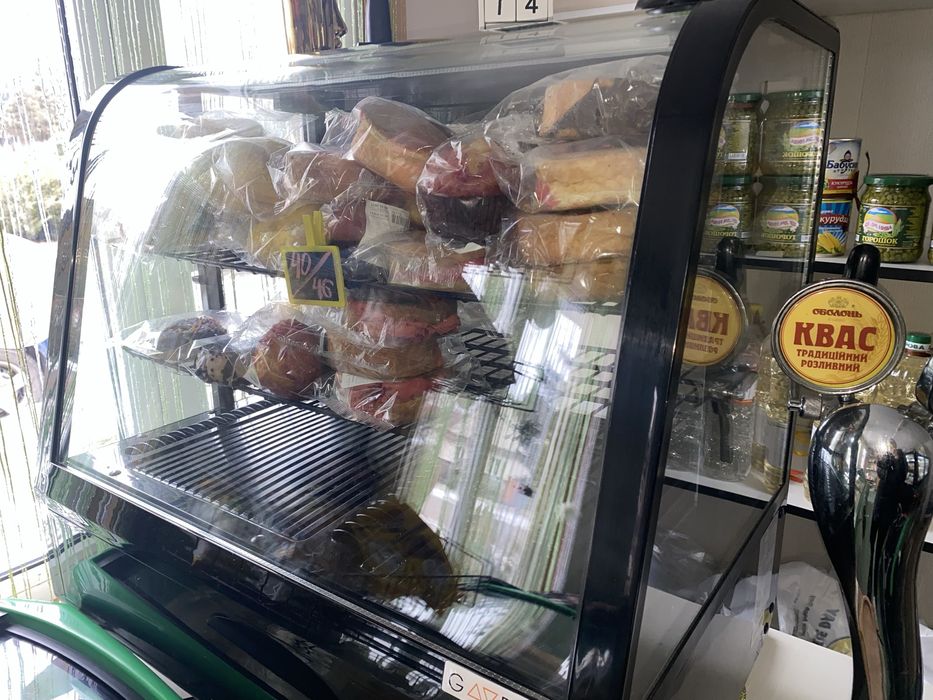 Холодильна вітрина