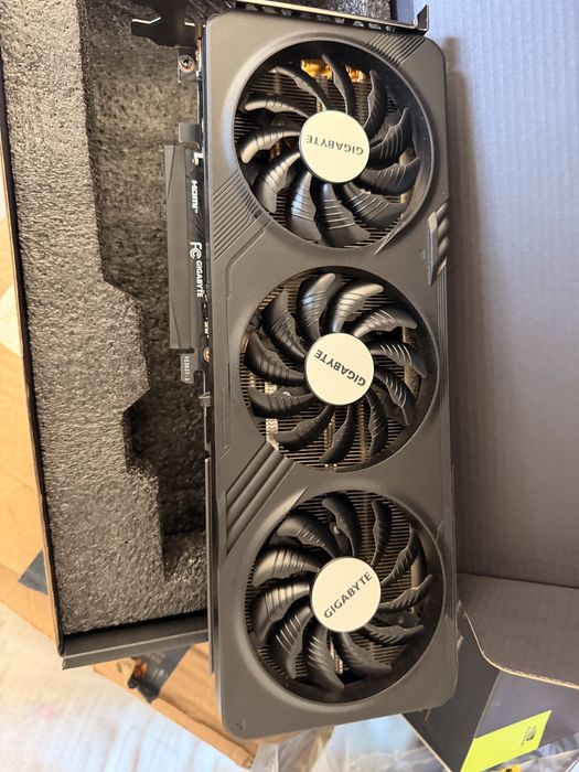 4060 gigabyte Placa Grafica