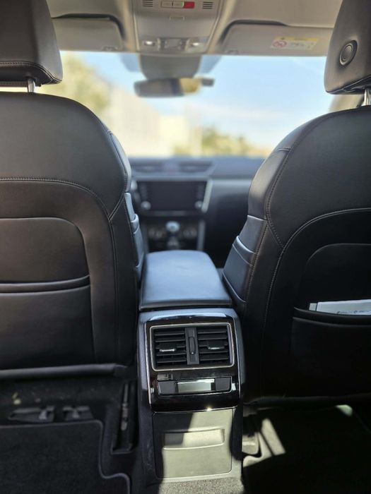 Škoda Superb 1.6 TDI Style 2018 — IUC pago, revisões em dia