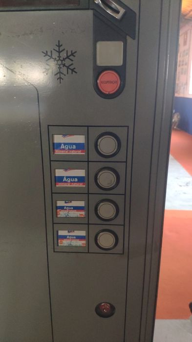 Máquina vending Azkoyen