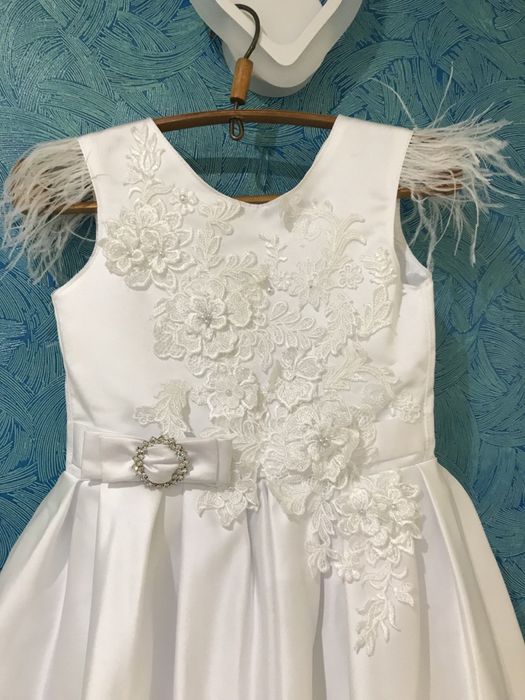 Біле плаття для дівчинки,віночок