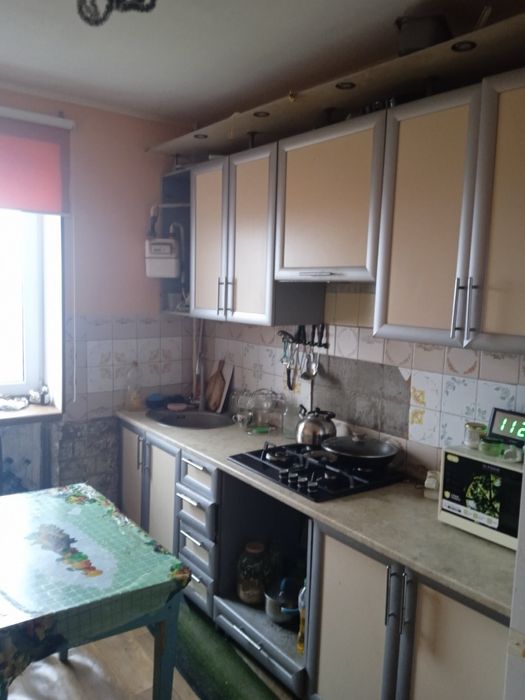 Продам 4к квартиру (район парку)