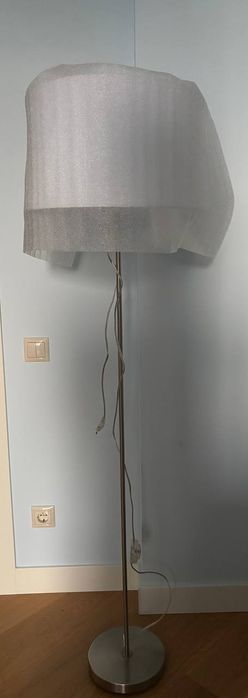 Підлоговий торшер