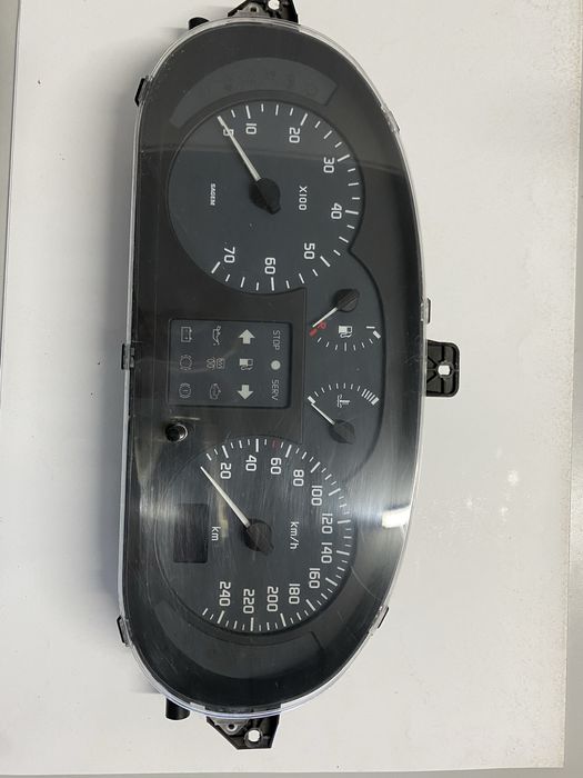 Conta quilómetros de renault megane de 2001