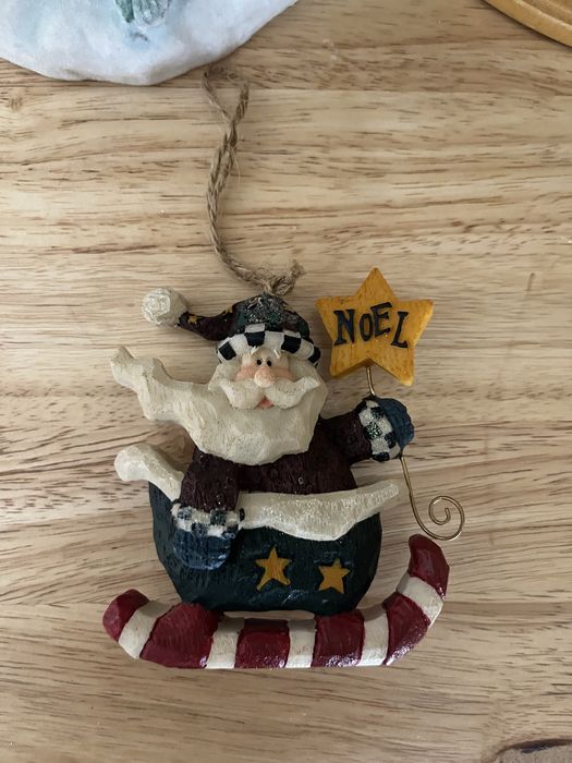 Много разных ёлочных игрушек Hallmark от 1981г.