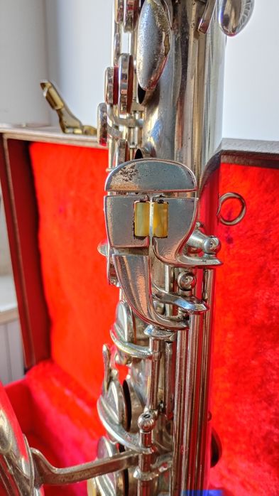 Saxofone Alto Conn Pan American 64M