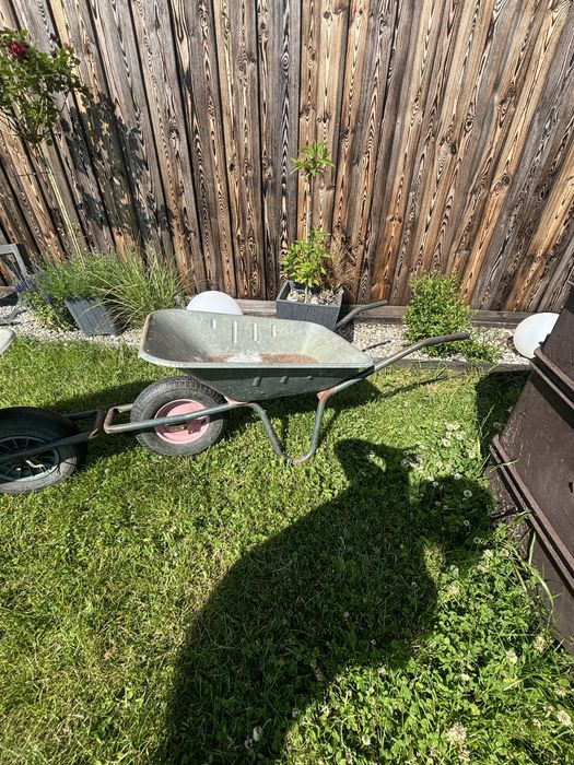 Taczka ogrodowa lekka