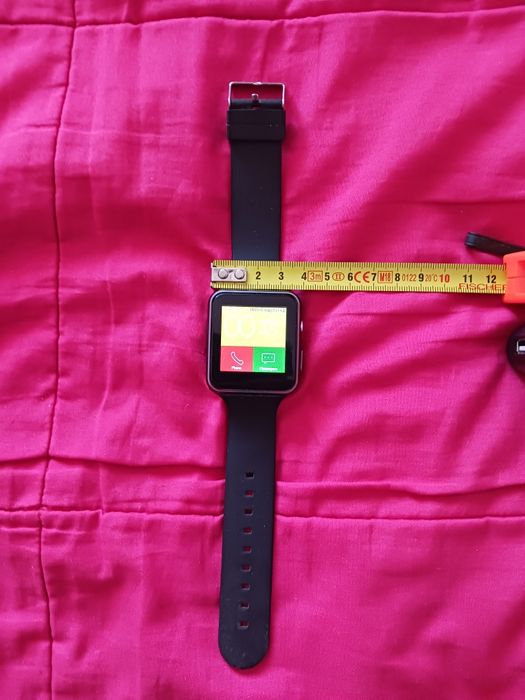 Telemóvel. Tablet. Relógio