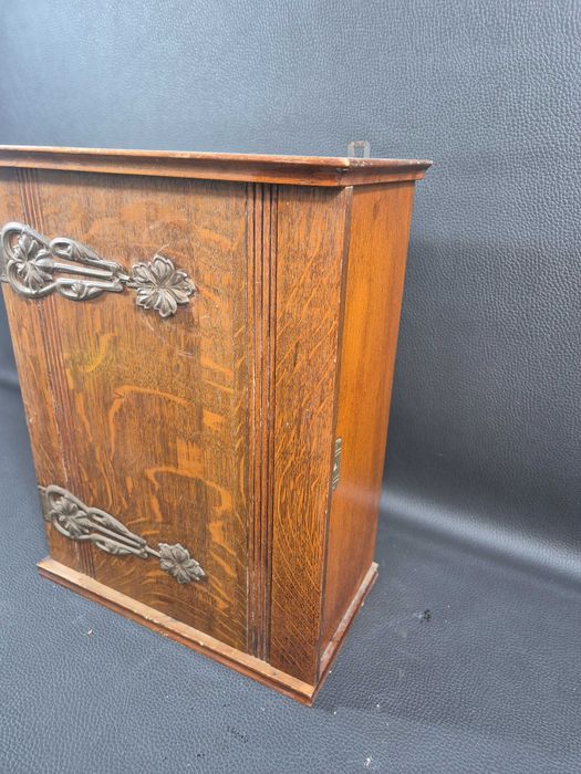 Szafka wisząca secesja XXw