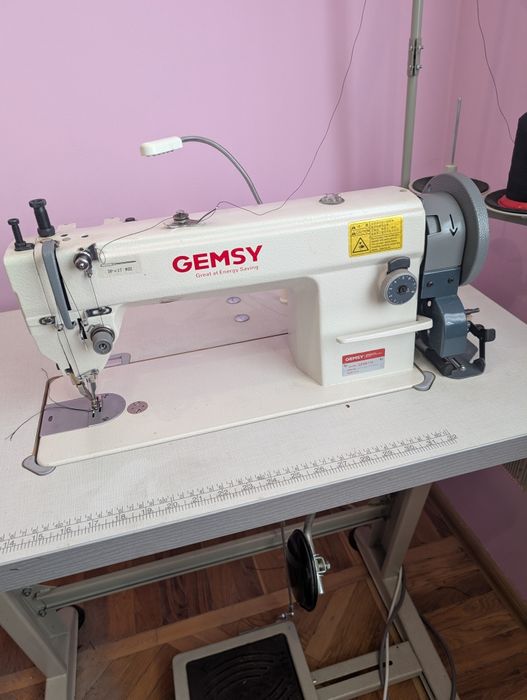 Швейна машина GEMSY GEM 0718 для середніх і важкіх матеріалів