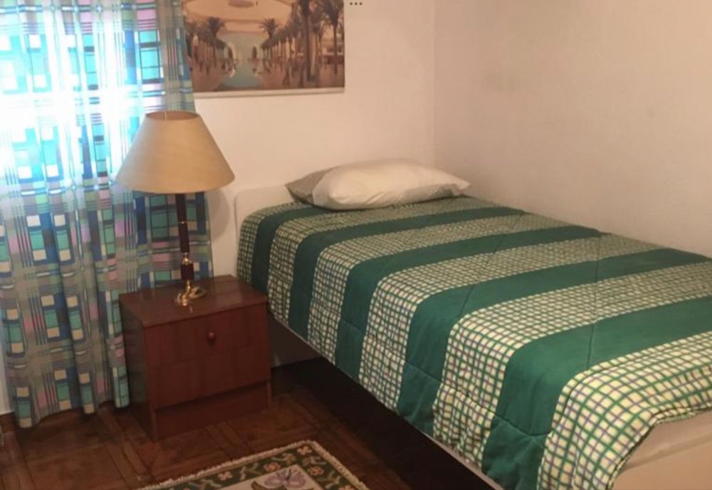 Quarto na zona Parque / nacoes p/ 1 pessoa Apenas  .