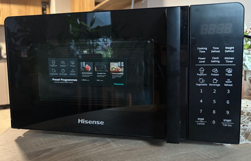 Promocja! Mikrofala HISENSE 25L Czarna 900W