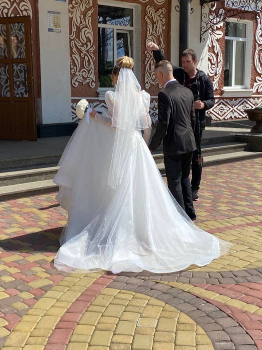 Весільна сукня