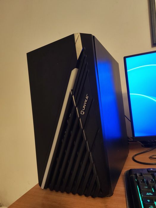 Mid gaming PC, specs na descrição