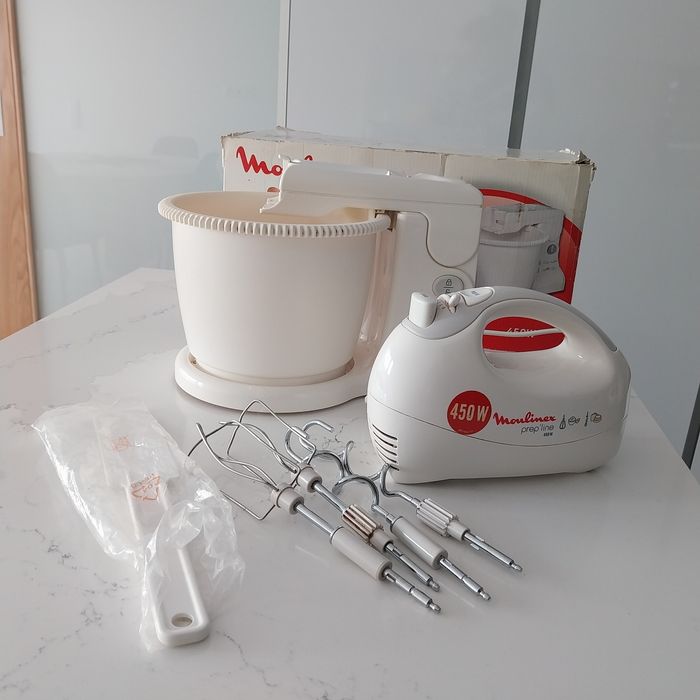 Batedeira com taça Moulinex