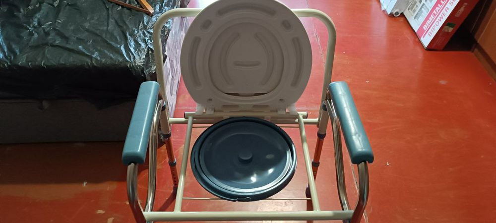 Крісло-туалет (для літніх людей)