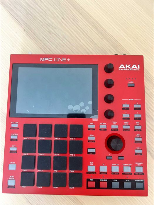 Akai Professional MPC One+ (MPC One Plus) – Como Nova / Estado Impecável (Na Caixa)