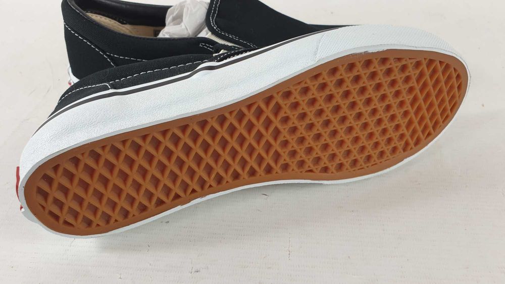 BUTY PREMIUM SLIP-ON nowe  wsuwane  rozmiar 40,5