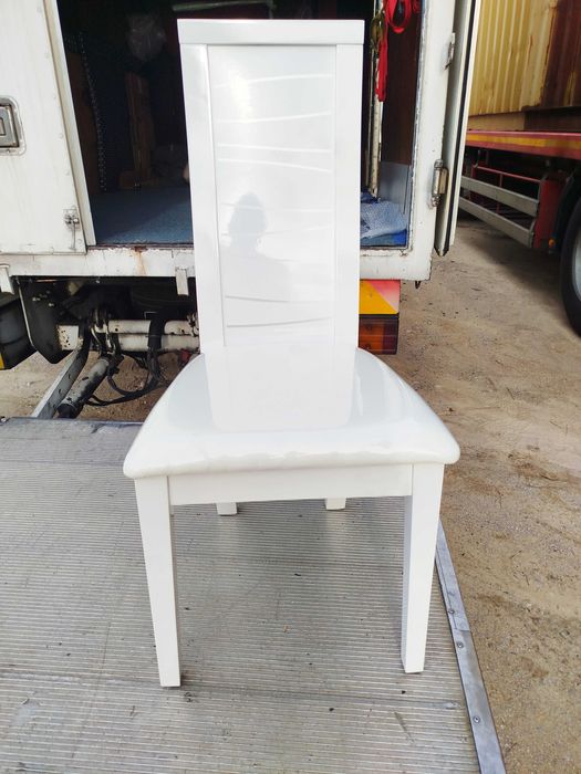 Cadeira de sala de jantar, nova