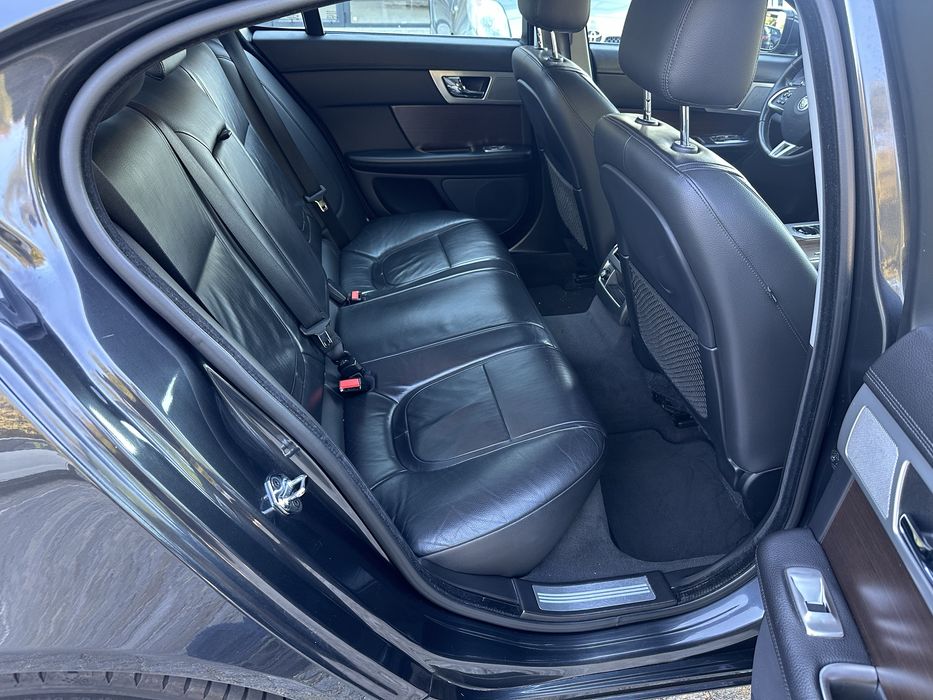 Jaguar XF 2.2d Luxury Auto.