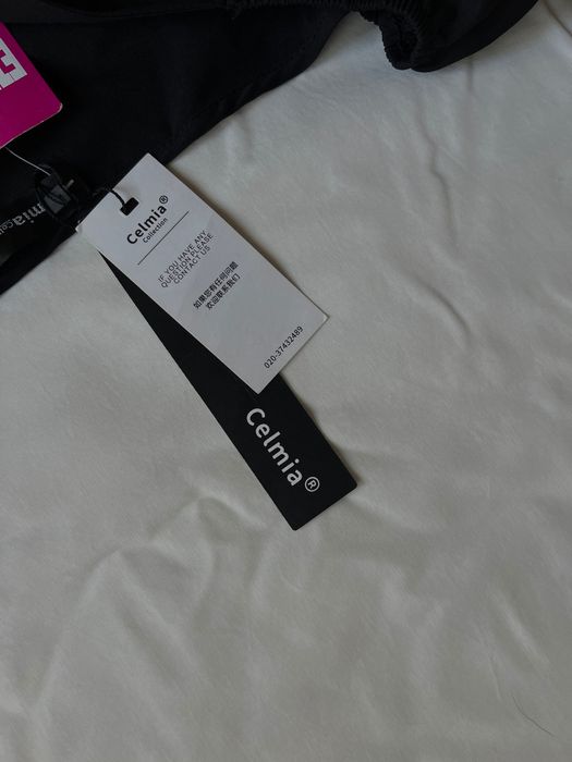 Top preto Celmia com laço frontal – novo com etiqueta (XL)